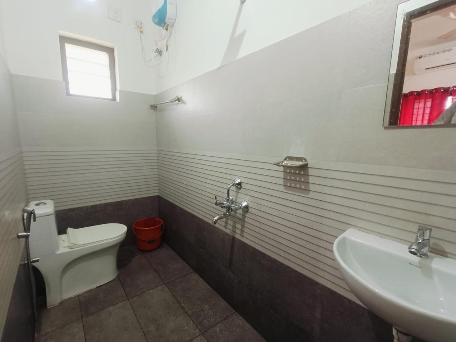 West Darshan Apartments And Villas Thiruvananthapuram Εξωτερικό φωτογραφία